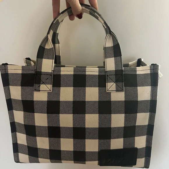 Elegant Checkered Tote Bag - Black and Cream - Picture 4 of 10